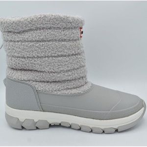 Hunter Womens Size 6  High Pile Fleece Sherpa Frosted
Grey Short Snow Boots